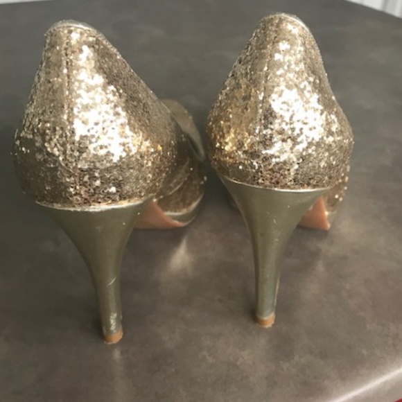 (2* for $30) Nine West Gold Glitter - Size 5 1/2" - Picture 7 of 8